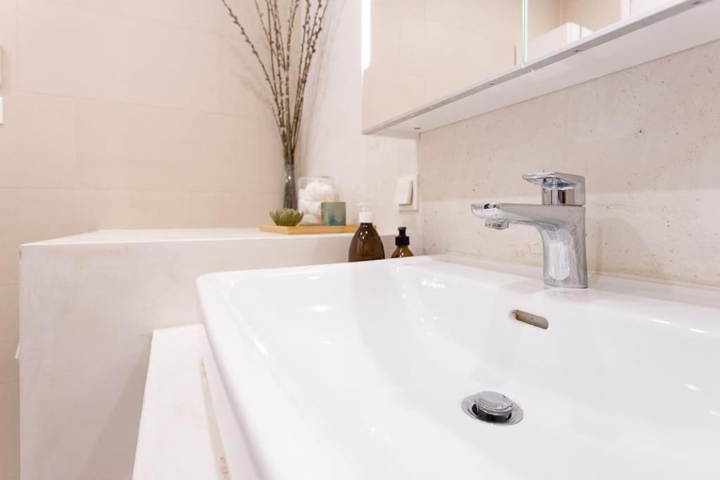 Dream Apartment - Central And Quiet With Ac And Free Parking Garage Vienne Extérieur photo